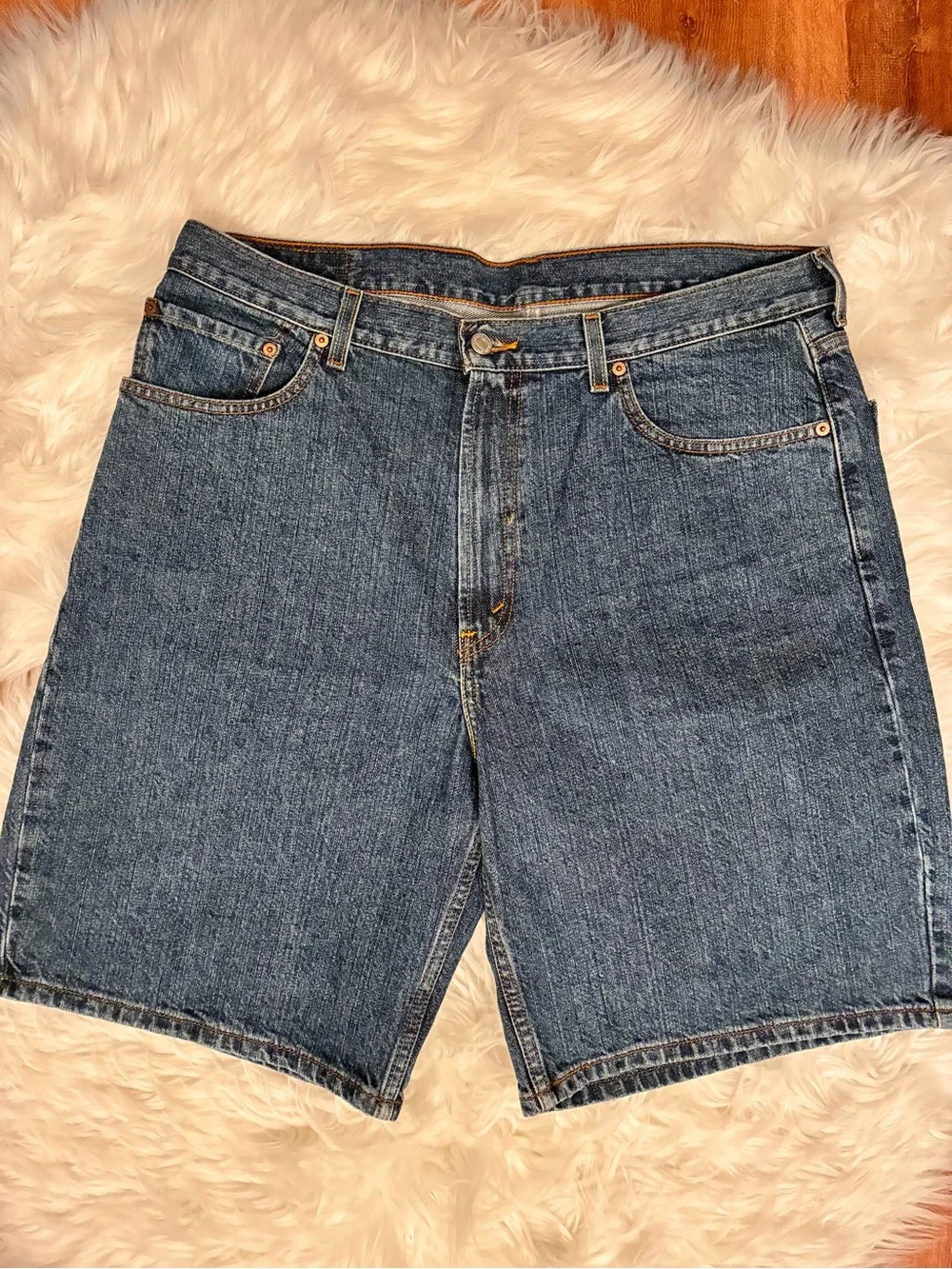 Levi’s 550 Sz 36 Relaxed Fit Mens Jean Shorts
